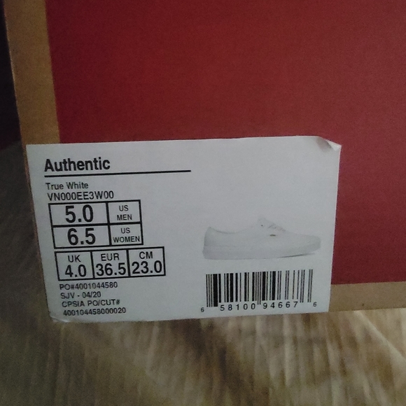 Vans - Picture 3 of 4